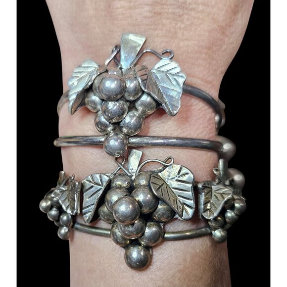 Vintage Mexico Sterling Silver Grape Cluster Jewelry 2 Bracelets 1 Pendant 114g - Picture 5 of 13